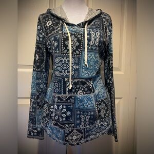 Women’s Panhandle Pull Over Hooded, Long Sleeve Western With Front Pocket M NWOT